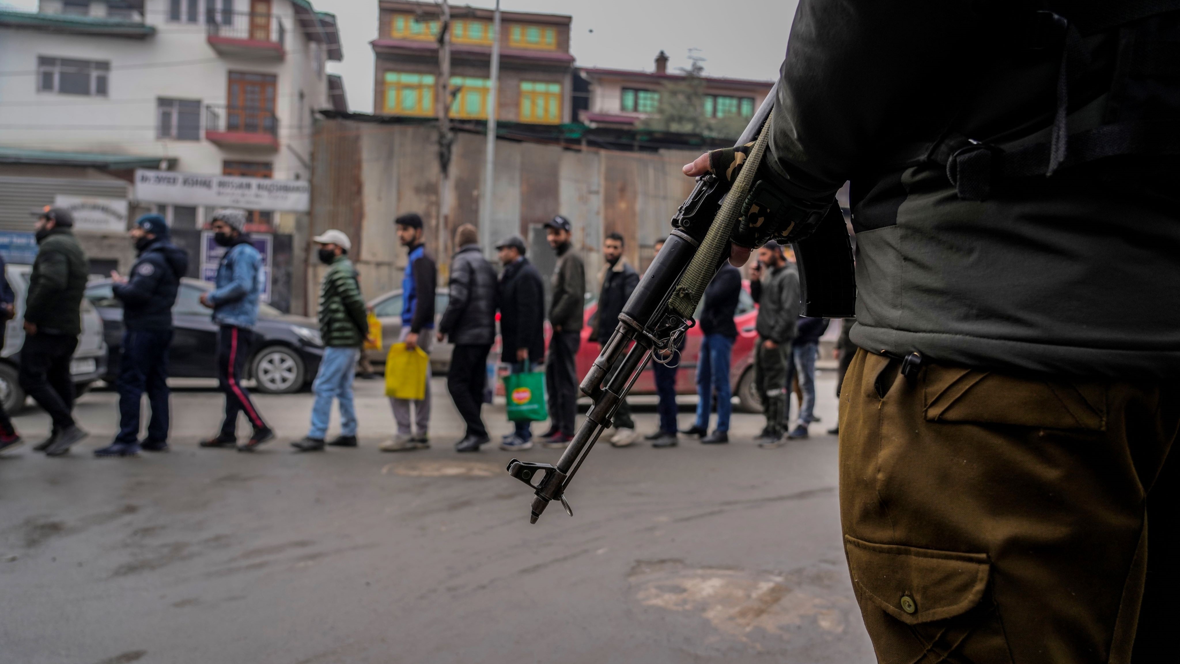 Indian Occupied Kashmir, Crackdown,aresst warrant,IOK news