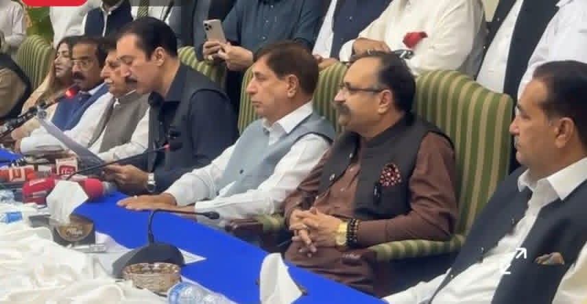 مہاجرین مقیم پاکستان کی 12 نشستیں ختم کرنے کا مطالبہ مسترد